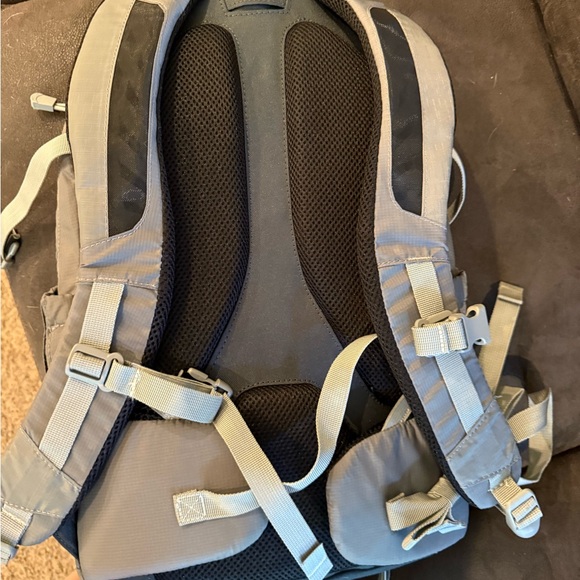 Eddie Bauer Blue and Gray Backpack - Picture 6 of 8